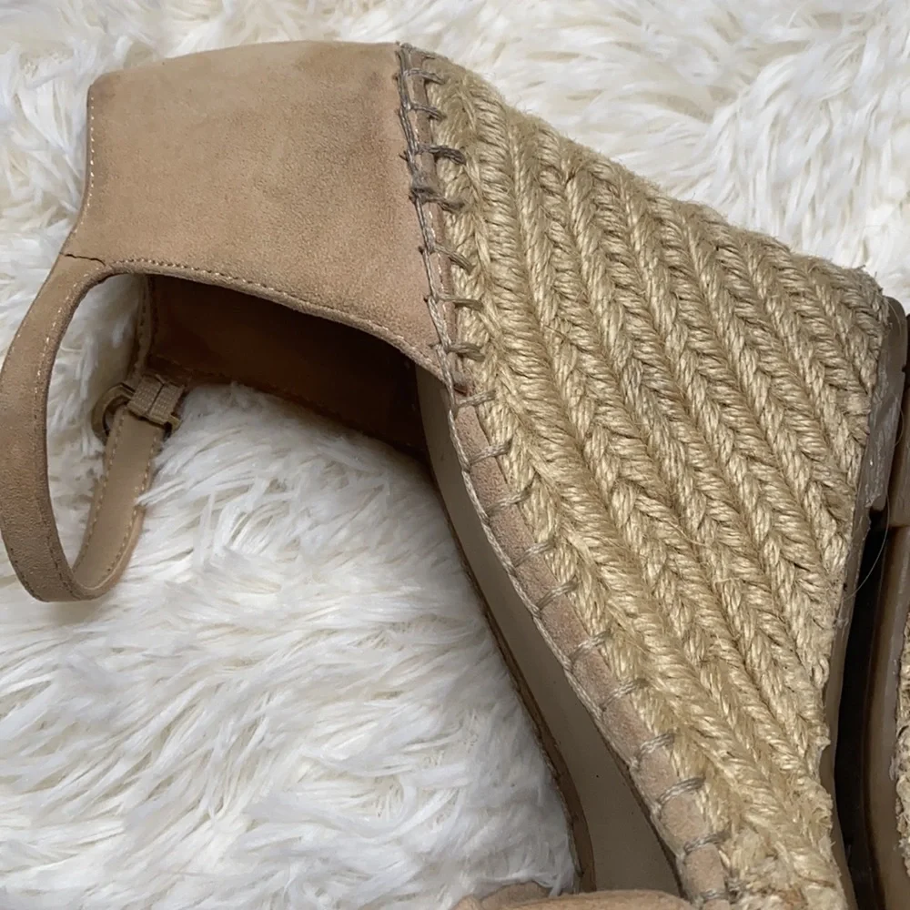 Marc Fisher Beige Ruffle Espadrille Wedge Sandals Size 8.5